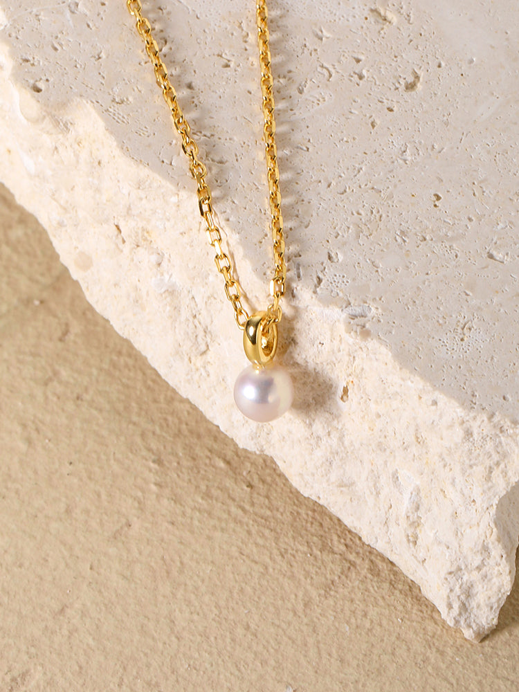 Delicate little bulb pearl necklace