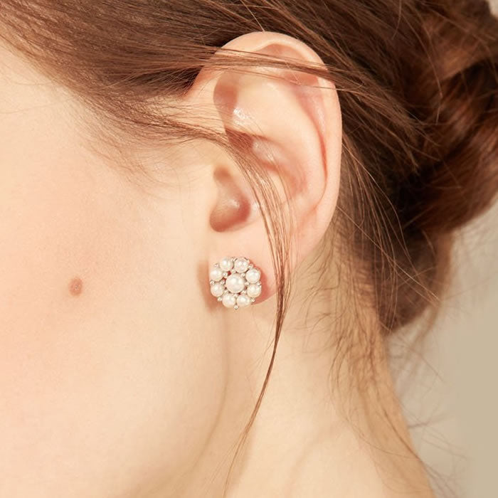 Pearls Flower Stud Earrings