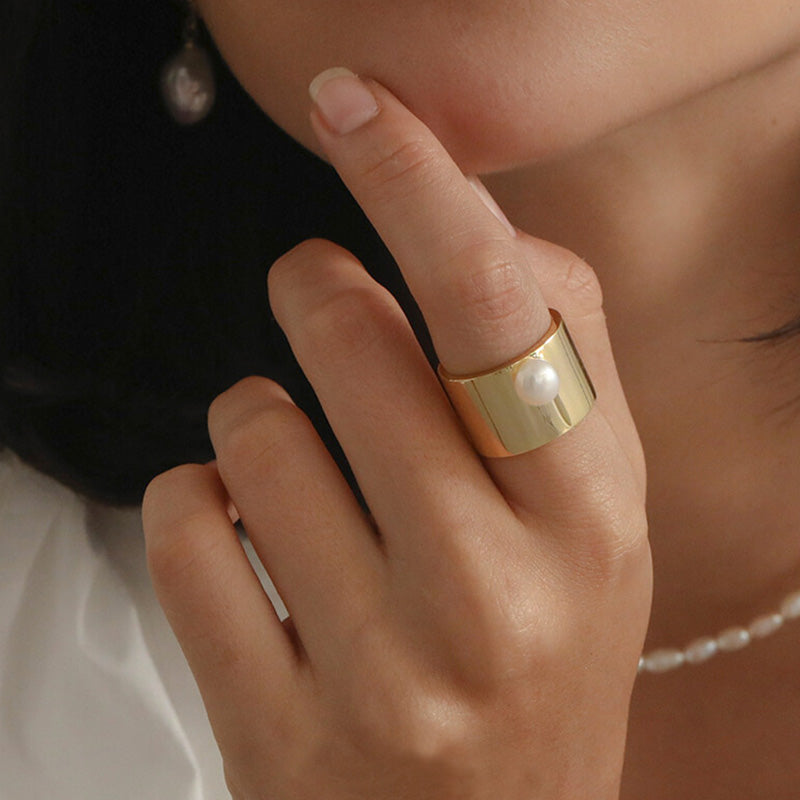 Vintage Pearl Wide Statement Ring Gold